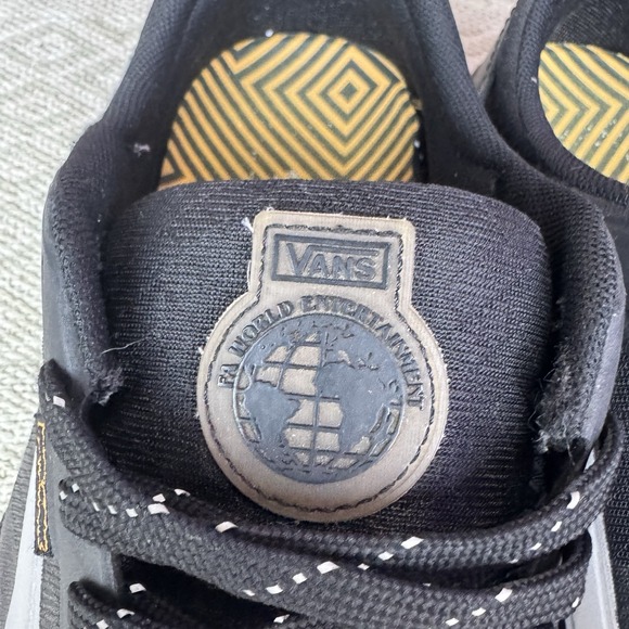 Size 12 - VANS AVE PRO LTD SHOES‎ (FA) BLACK REFLECTIVE